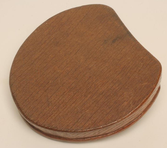 A ROBERT THOMPSON OAK ASHTRAY Image