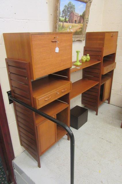 A STAPLES LADDERAX TEAK ROOM UNIT Image
