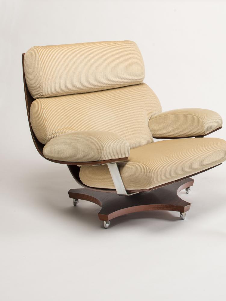 A G PLAN "HAUSTMASTER" SWIVEL LOUNGE CHAIR by IB KFOD-LARSEN Image