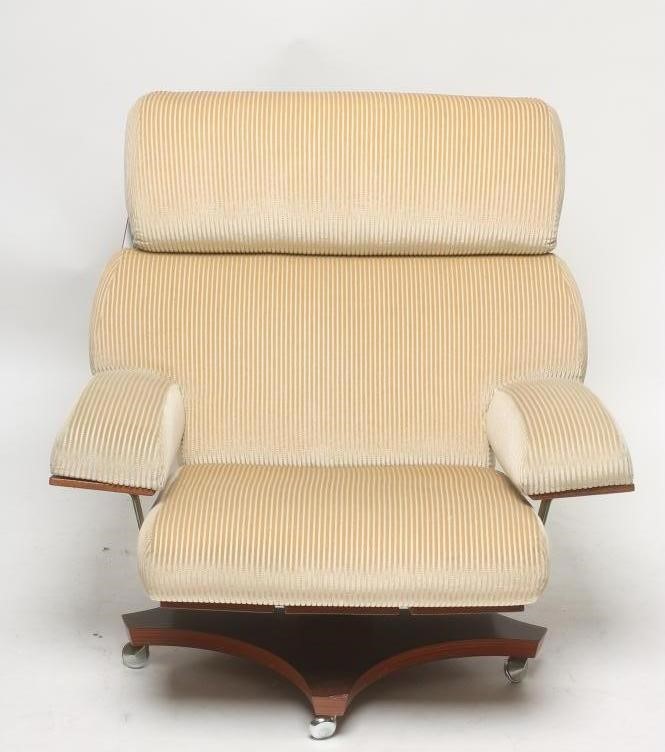 A G PLAN "HAUSTMASTER" SWIVEL LOUNGE CHAIR by IB KFOD-LARSEN Image