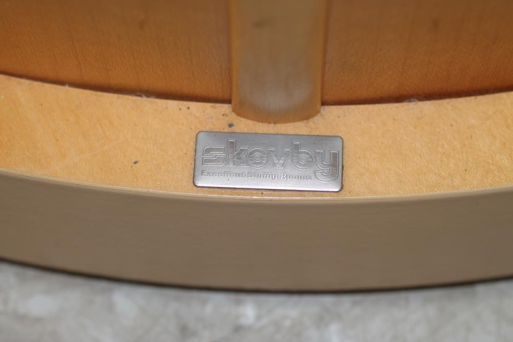 A SKOVBY OF DENMARK EXTENDING MAPLE DINING TABLE Image