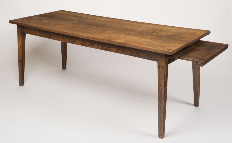 AN ELM FARMHOUSE TABLE Image