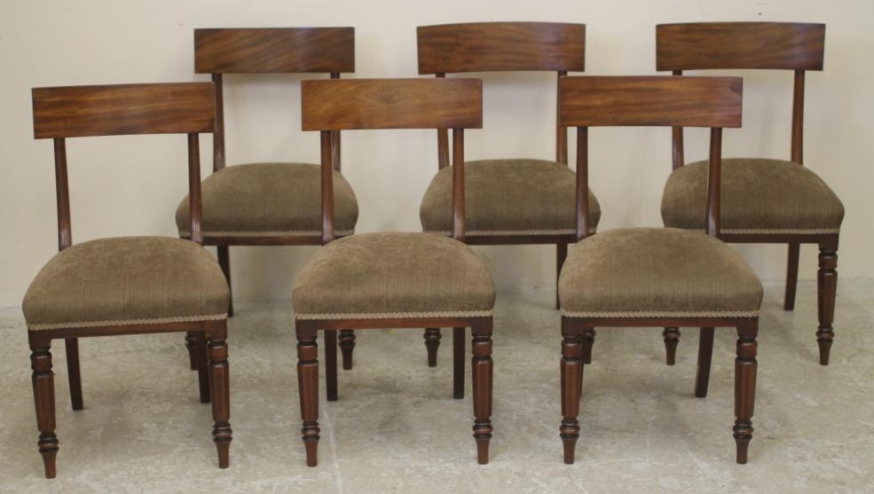 A SET OF SIX WILLIAM IV MAHOGANY DINING CHAIRS Image