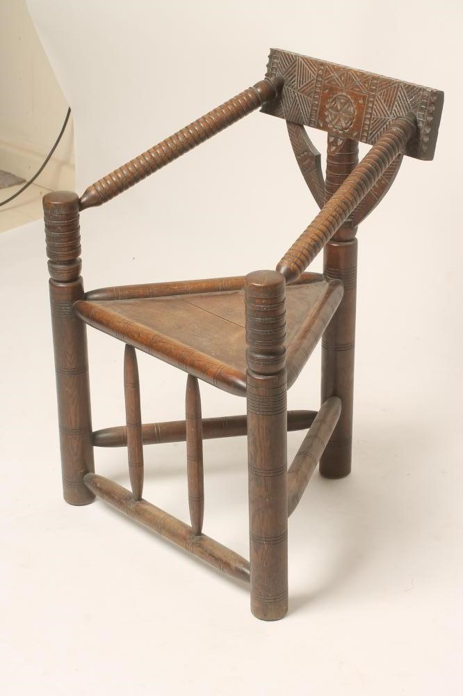 AN OAK TURNERS CHAIR Image