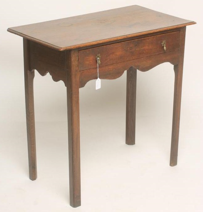 A GEORGIAN OAK LOW BOY Image