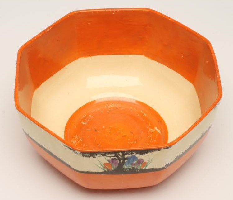A CLARICE CLIFF NEWPORT POTTERY BIZARRE BOWL Image