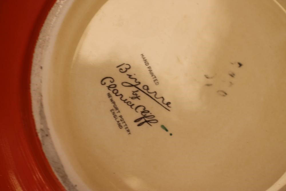 A CLARICE CLIFF NEWPORT POTTERY BIZARRE BOWL Image