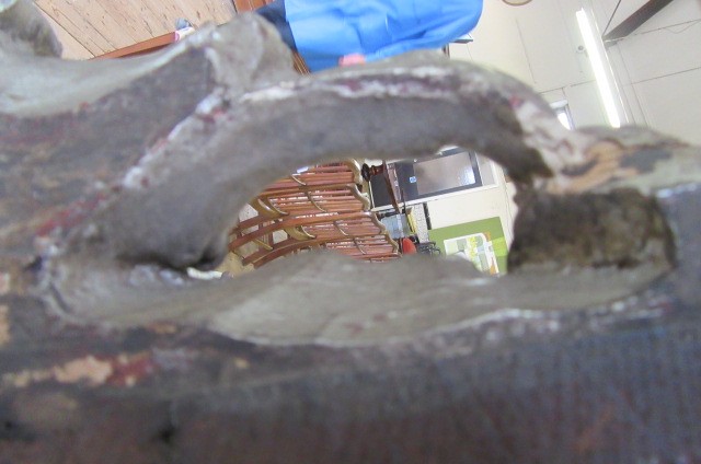 A GEORGIAN CARVED AND SILVERED WOOD PIER GLASS Image