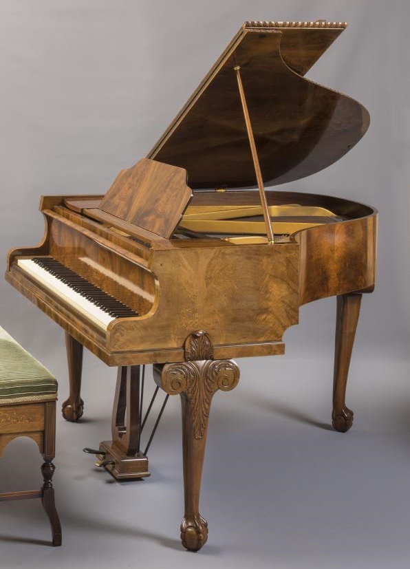 AN EAVESTAFF OF LONDON BABY GRAND PIANO Image