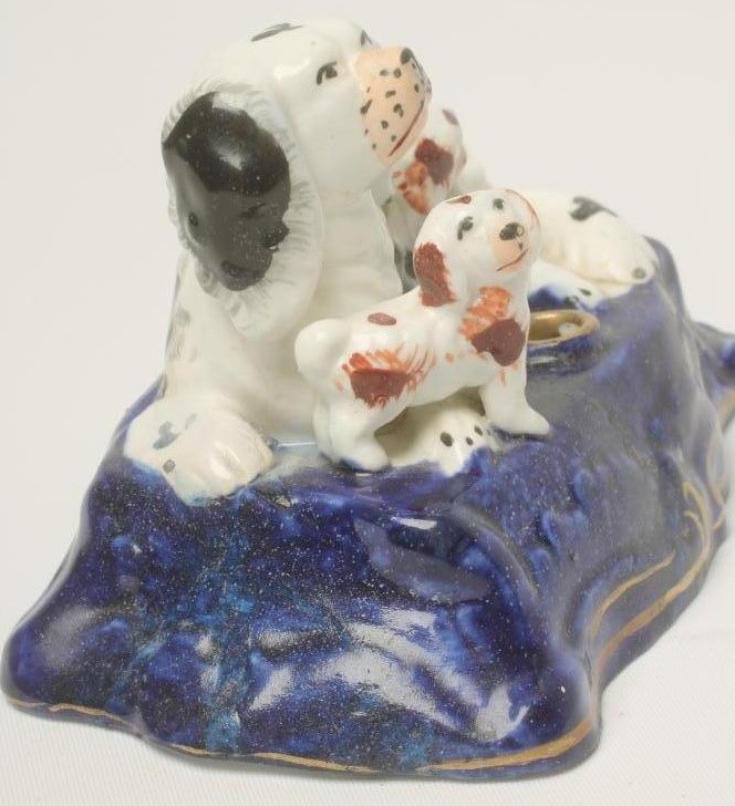 A VICTORIAN STAFFORDSHIRE PORCELLANEOUS INKWELL Image