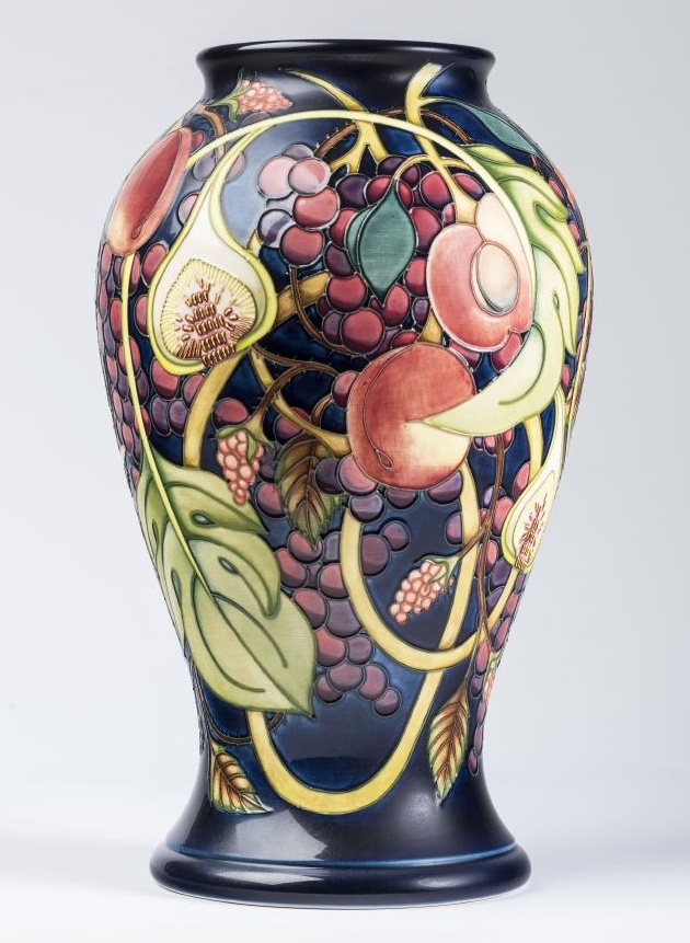 A MOORCROFT POTTERY LARGE VASE Image