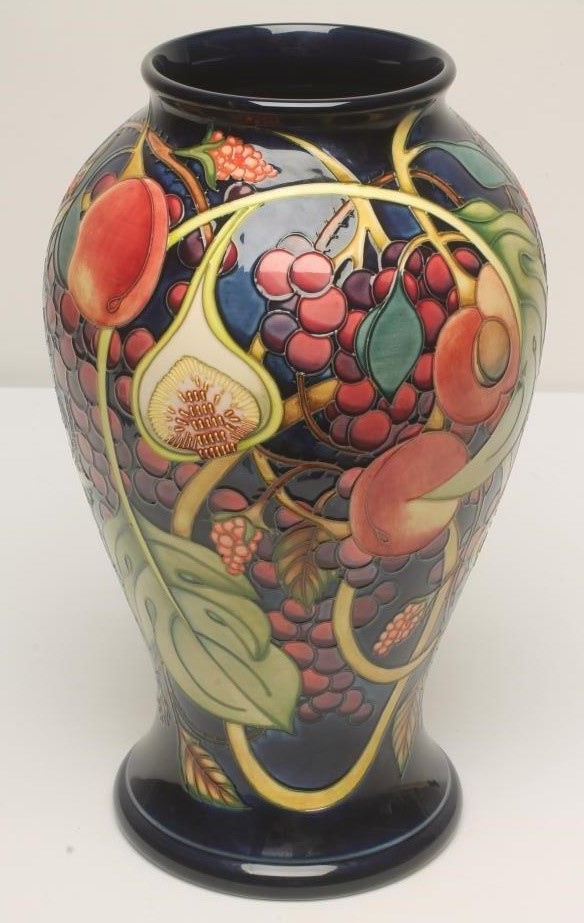 A MOORCROFT POTTERY LARGE VASE Image
