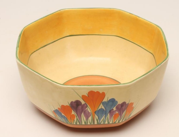 A CLARICE CLIFF NEWPORT POTTERY BOWL Image