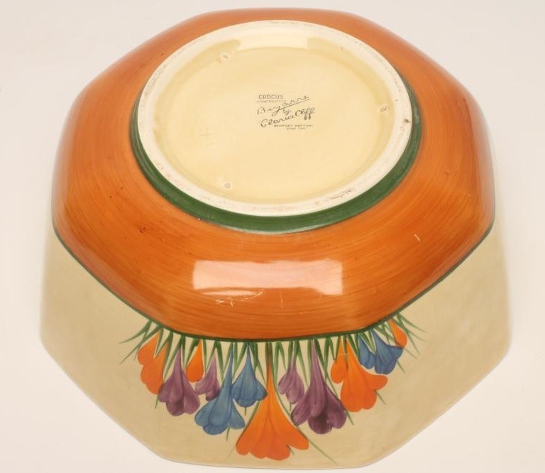 A CLARICE CLIFF NEWPORT POTTERY BOWL Image