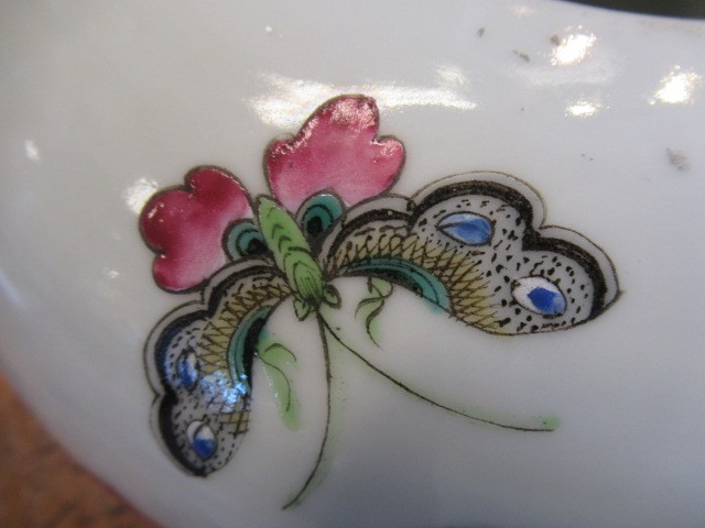 A CHINESE PORCELAIN JAR AND COVER of rounded cylindrical form Image
