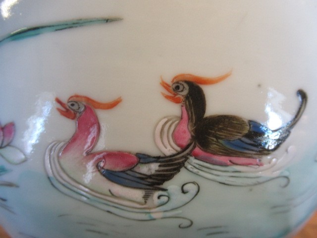 A CHINESE PORCELAIN JAR AND COVER of rounded cylindrical form Image
