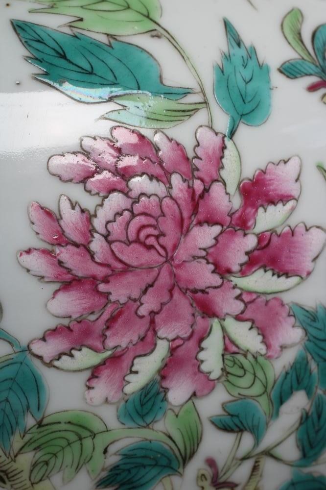 A CHINESE PORCELAIN JAR AND COVER of rounded cylindrical form Image