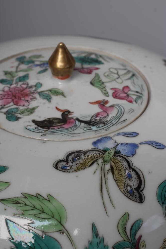 A CHINESE PORCELAIN JAR AND COVER of rounded cylindrical form Image