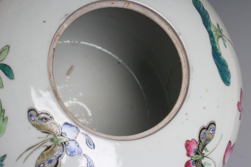 A CHINESE PORCELAIN JAR AND COVER of rounded cylindrical form Image