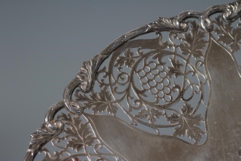 A SILVER CENTRE DISH Image
