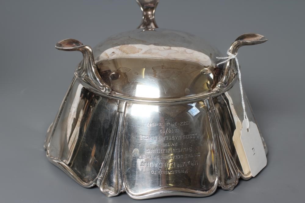 AN EDWARDIAN SILVER BOWL Image