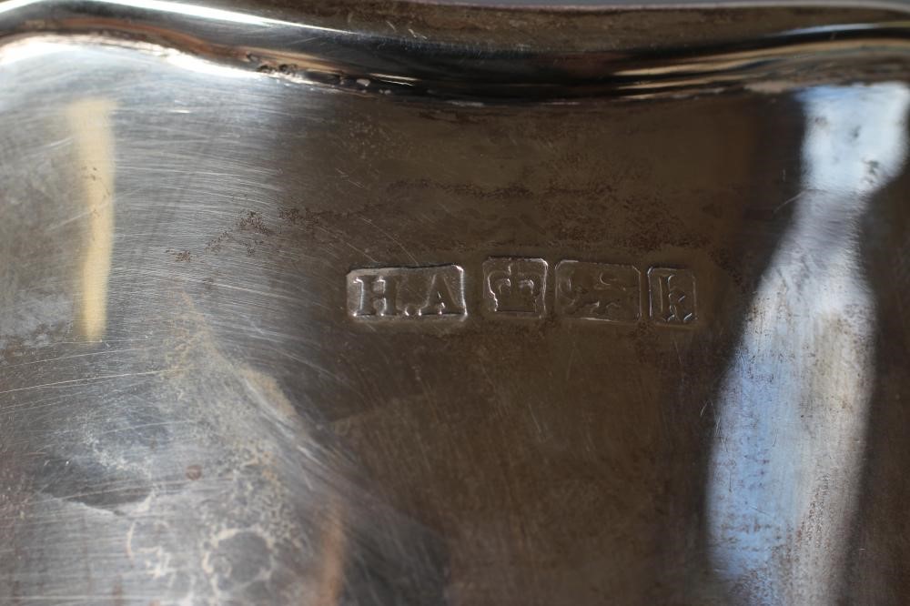 AN EDWARDIAN SILVER BOWL Image