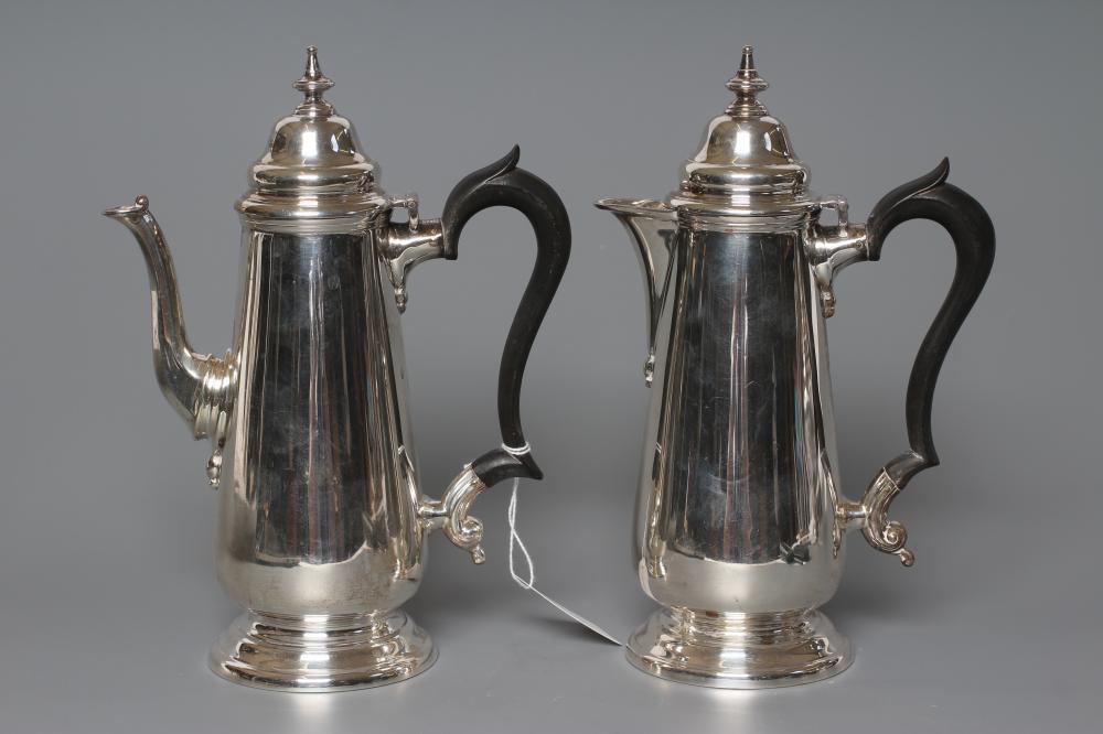 AN EDWARDIAN SILVER CAFE-AU-LAIT SET Image