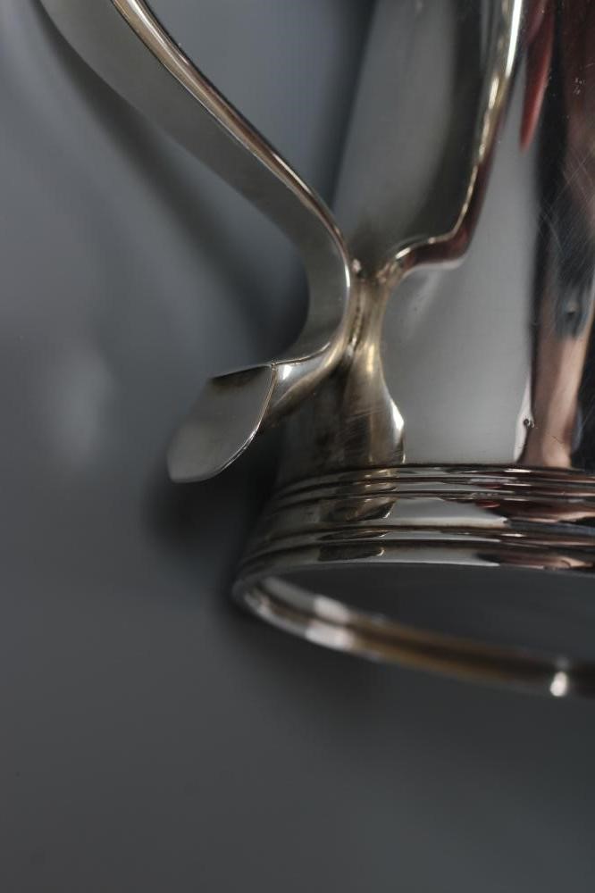 AN EDWARDIAN SILVER TANKARD Image