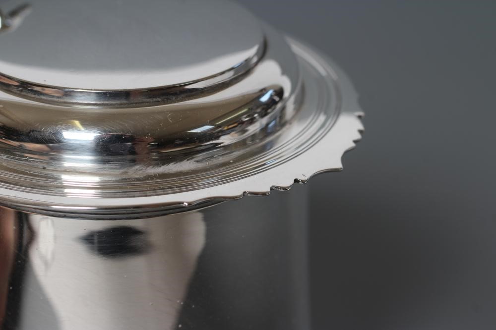 AN EDWARDIAN SILVER TANKARD Image