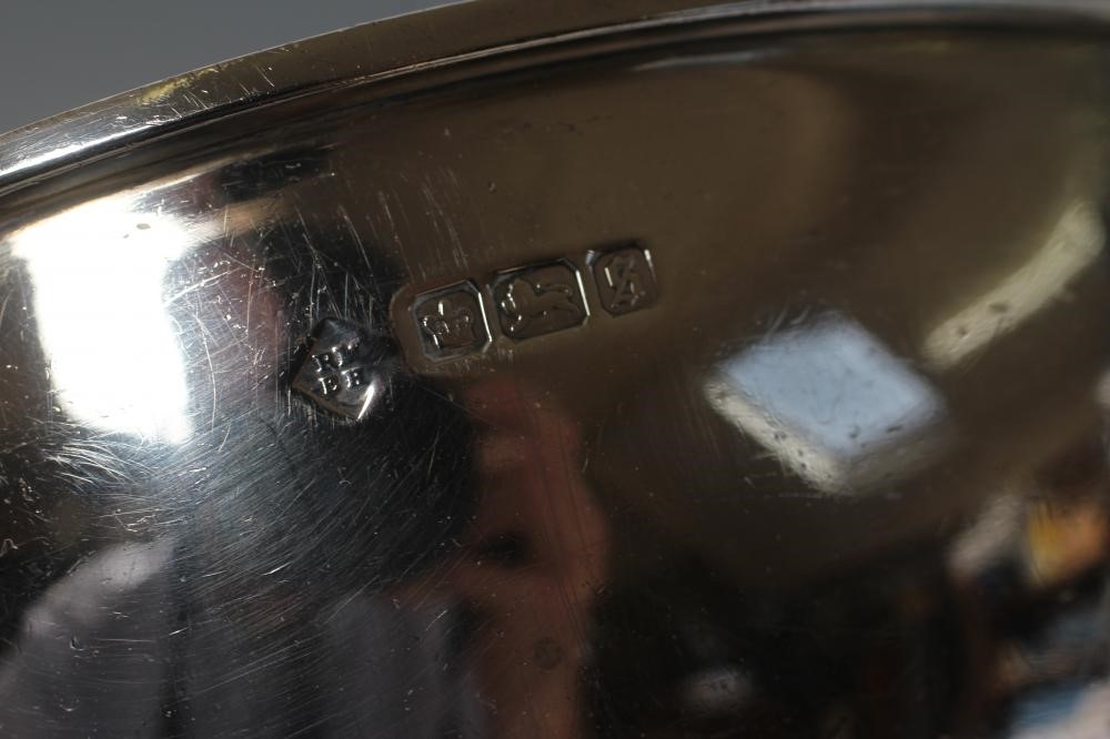 AN EDWARDIAN SILVER PORRINGER Image