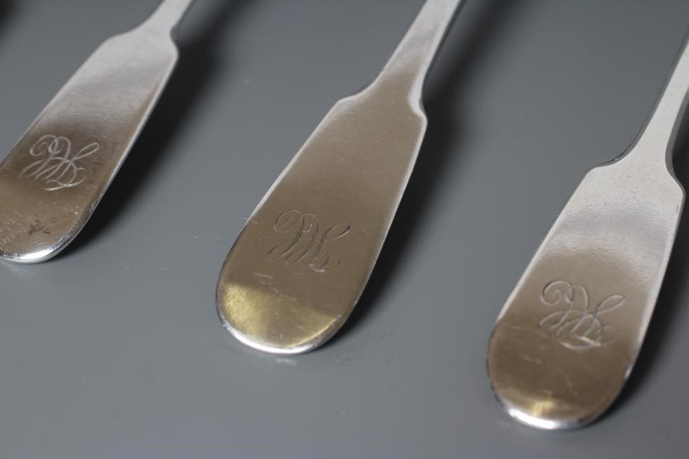A SET OF THREE VICTORIAN SCOTTISH SILVER DESSERT SPOONS Image