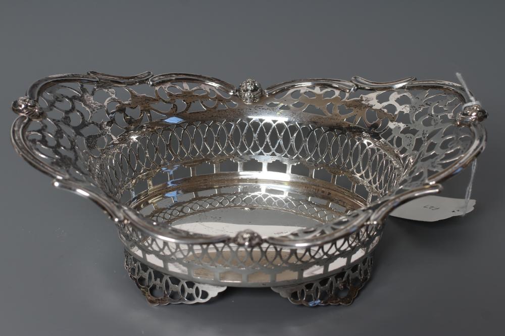 AN EDWARDIAN SILVER DISH Image