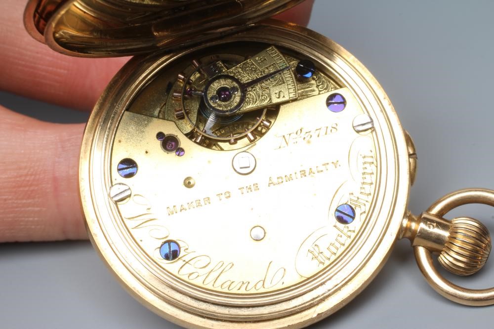 A LATE VICTORIAN 18CT GOLD TOP WIND HALF HUNTER POCKET WATCH Image