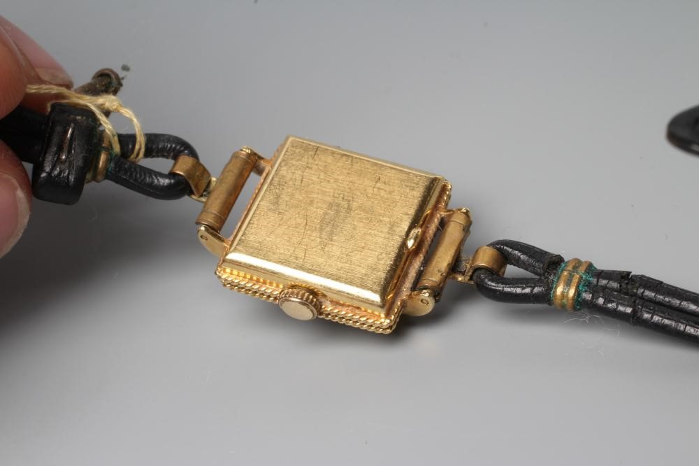 A "JUVENIA" WRISTWATCH Image