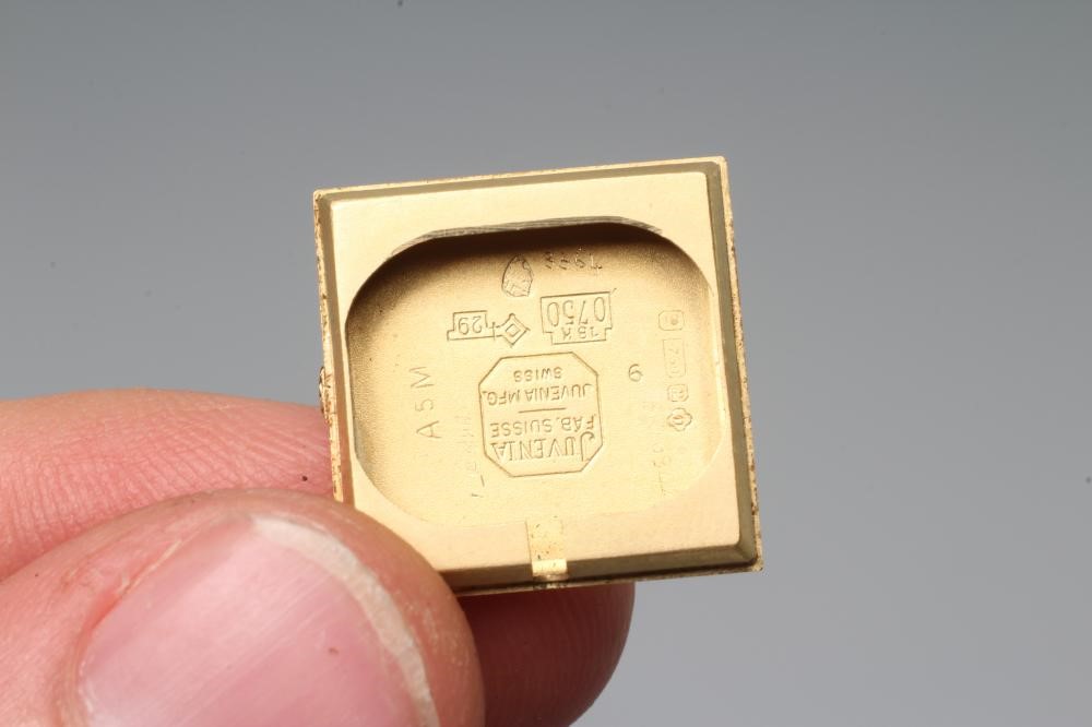 A "JUVENIA" WRISTWATCH Image