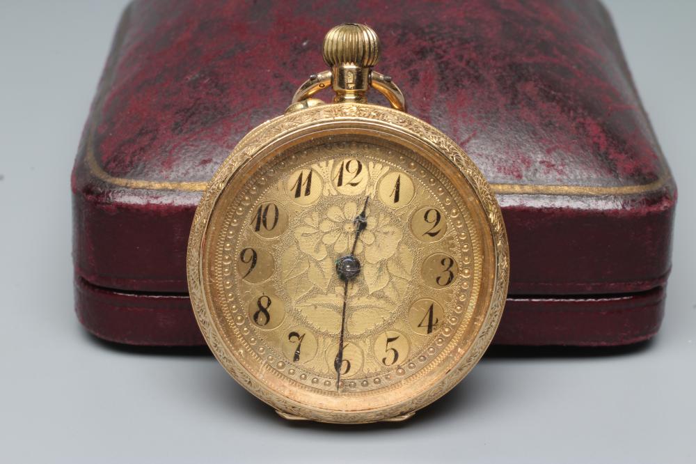 A LADY'S TOP WIND FOB WATCH Image