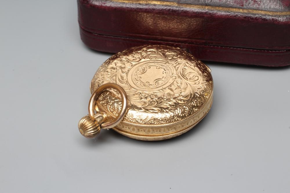 A LADY'S TOP WIND FOB WATCH Image