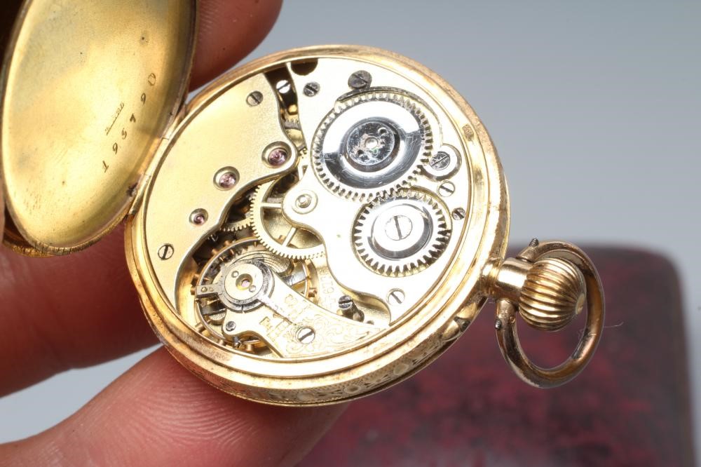 A LADY'S TOP WIND FOB WATCH Image