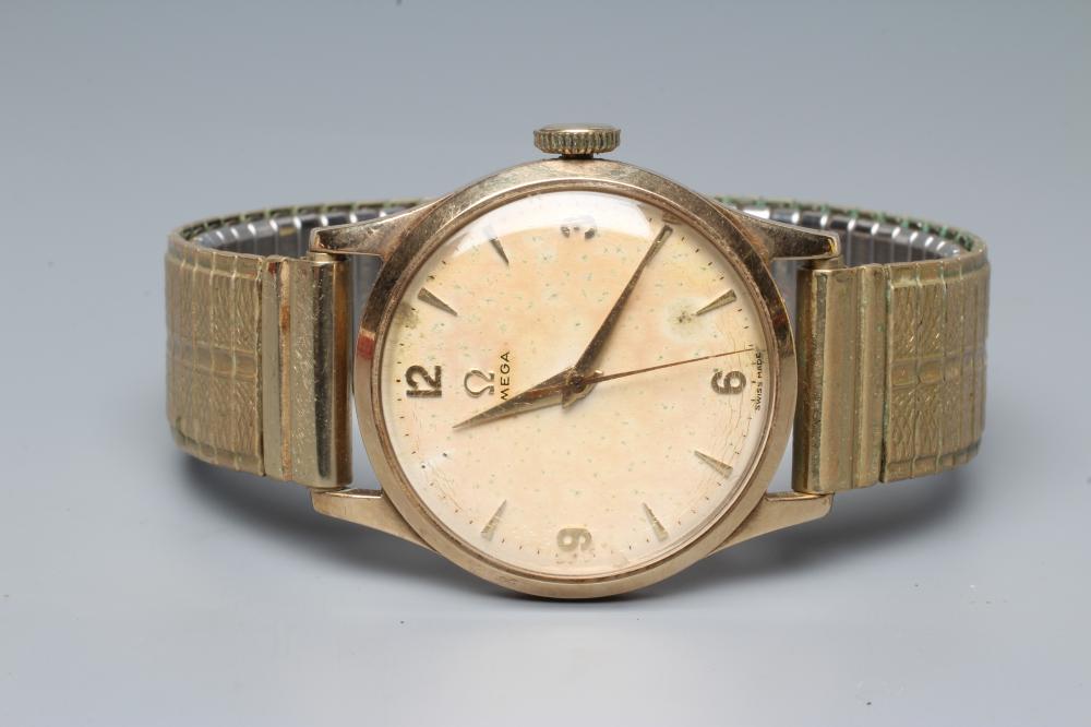 A GENTLEMAN'S 9CT GOLD OMEGA WRISTWATCH Image