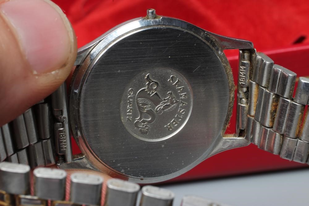 A GENTLEMAN'S OMEGA SEAMASTER QUARTZ WRISTWATCH Image