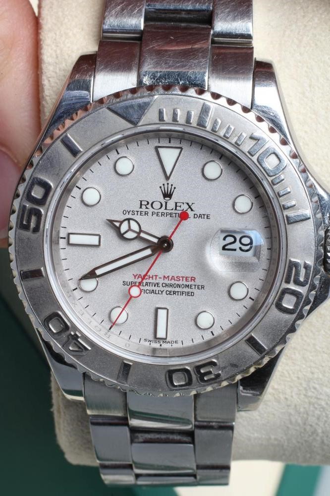 A GENTLEMAN'S ROLEX OYSTER PERPETUAL DATE YACHT-MASTER CHRONOMETER Image
