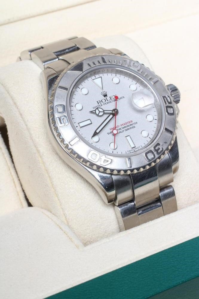 A GENTLEMAN'S ROLEX OYSTER PERPETUAL DATE YACHT-MASTER CHRONOMETER Image