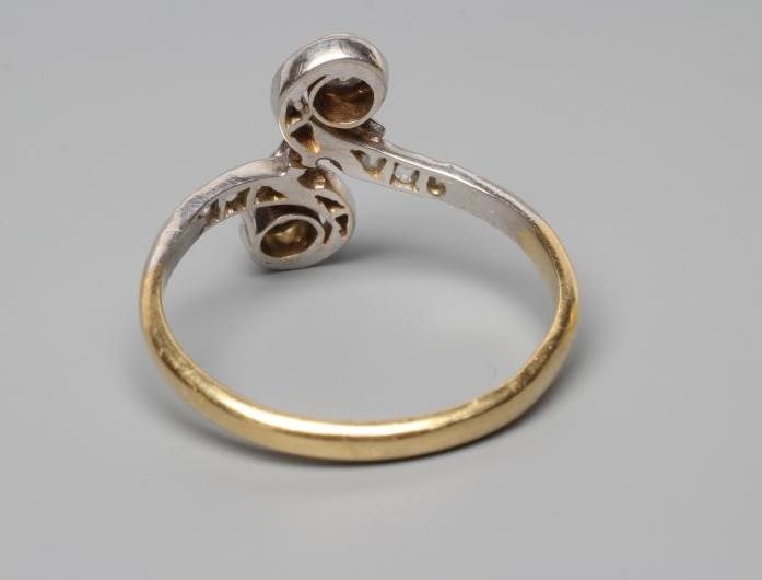 A DIAMOND RING Image