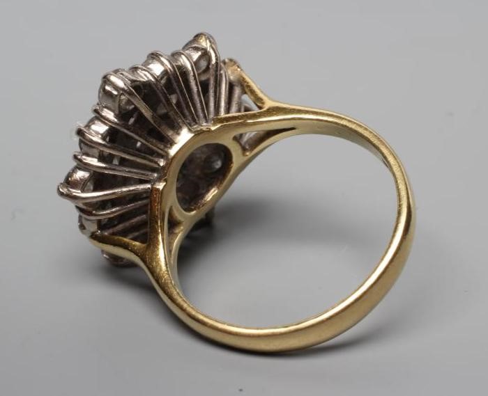 A DIAMOND CLUSTER RING Image