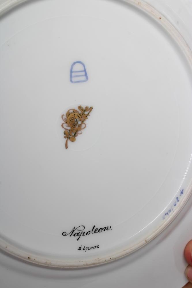 A PAIR OF ROSENTHAL PORCELAIN CABINET PLATES Image