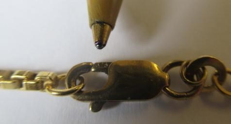 A BOX LINK CHAIN with lobster clasp, stamped 750, 31.1g (Est. plus 24% premium inc. VAT) Image