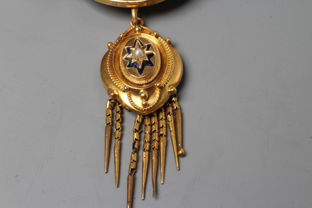 A VICTORIAN BROOCH Image