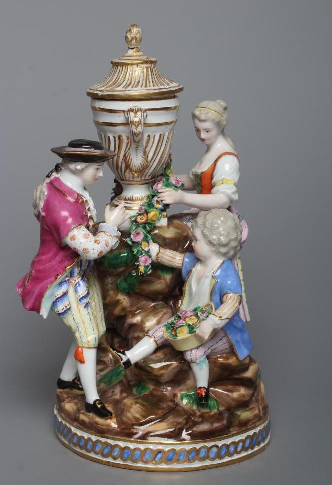 A MEISSEN PORCELAIN FIGURE GROUP Image