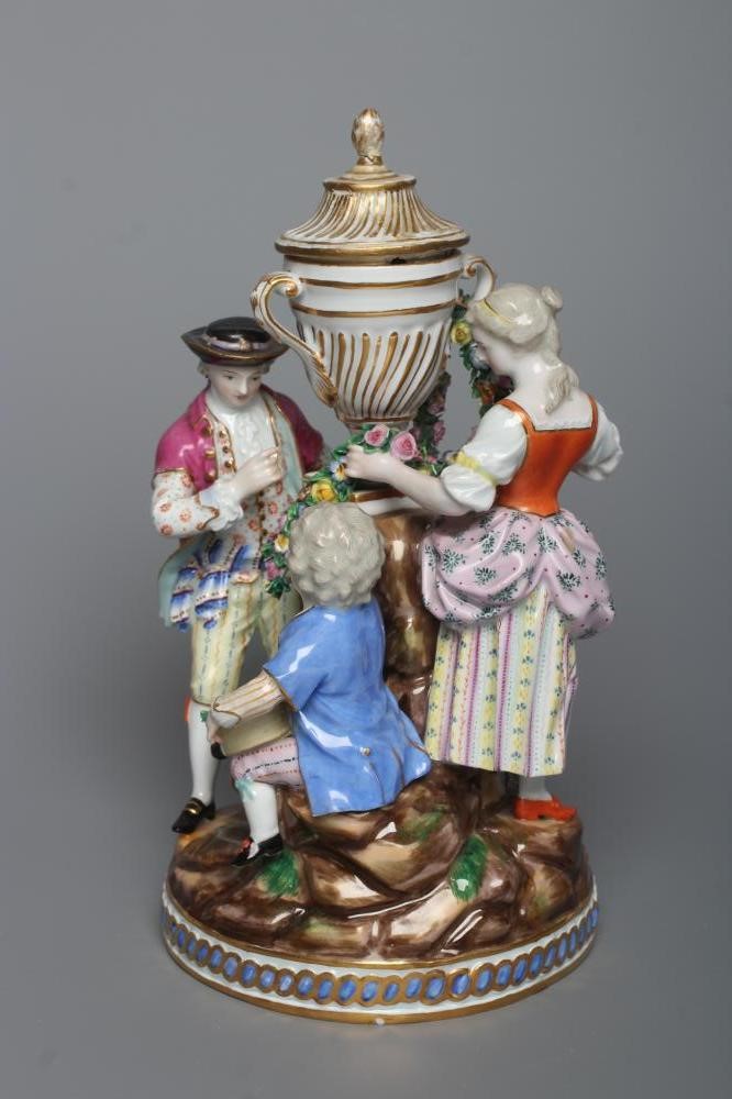A MEISSEN PORCELAIN FIGURE GROUP Image
