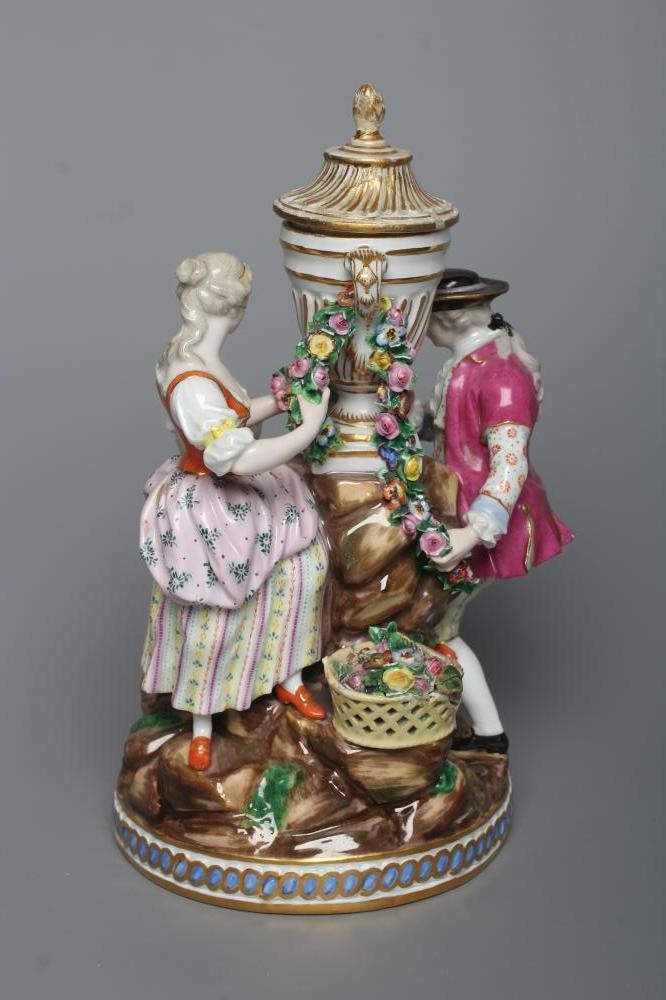 A MEISSEN PORCELAIN FIGURE GROUP Image